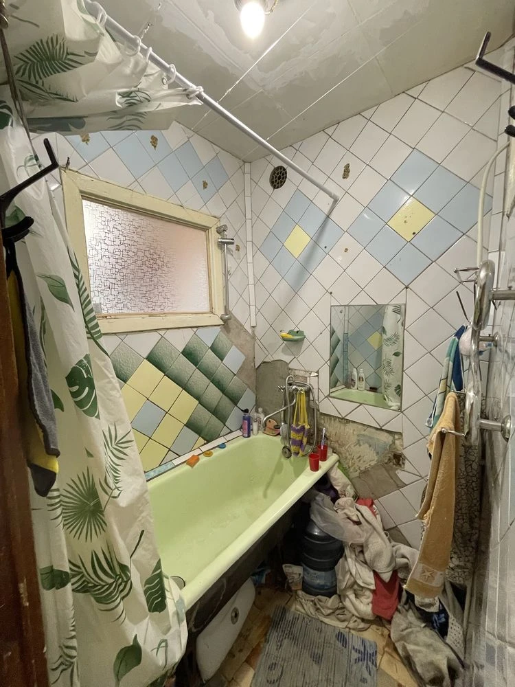 Продаж 2 к кв 12 квартал Б. Хмельницького