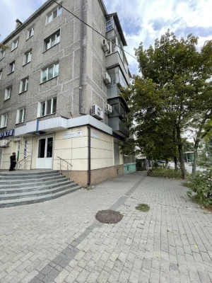 Продаж 2 к кв 12 квартал Б. Хмельницького