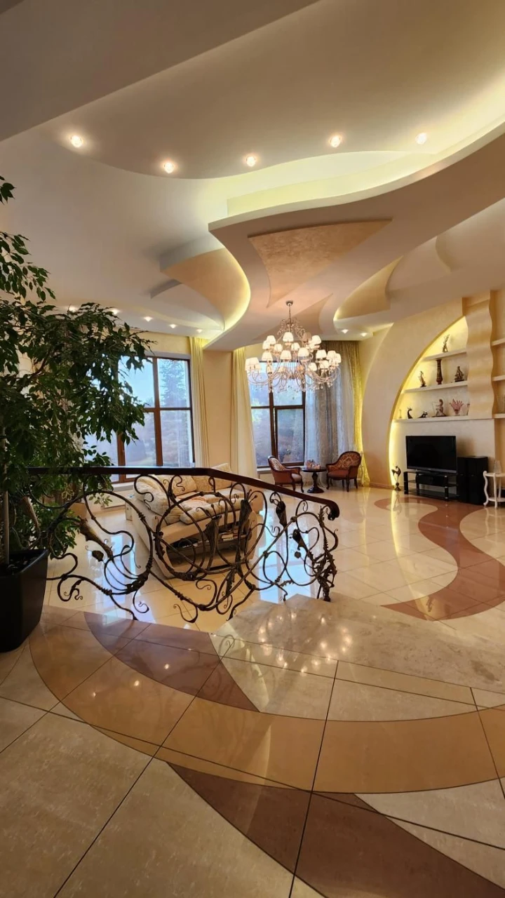 Продажа ДОМА в Совиньоне-1,  340м², 15 соток