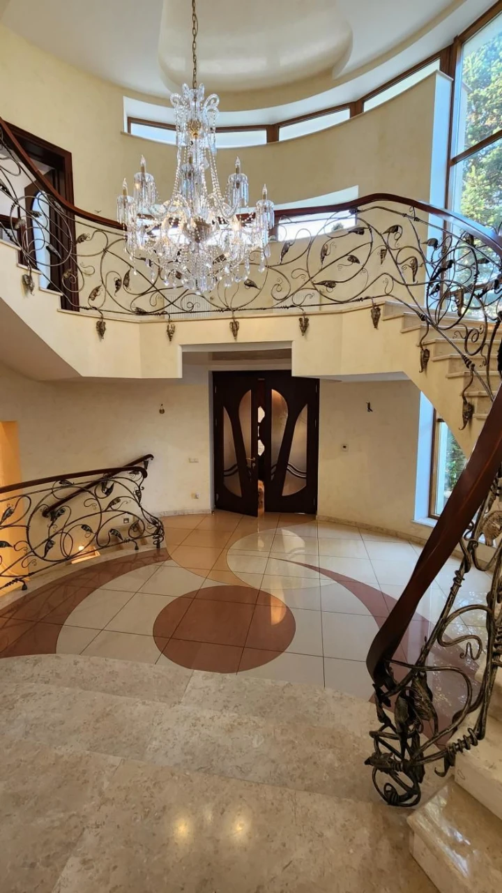 Продажа ДОМА в Совиньоне-1,  340м², 15 соток