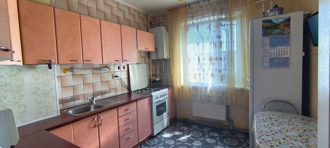 Продаж квартири з автономним опаленням в 12 мкрн