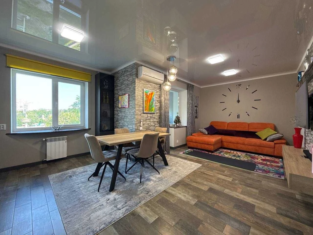 Продам 2х комнатную переулок Кондратьевский,  34