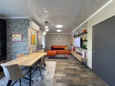 Продам 2х комнатную переулок Кондратьевский,  34