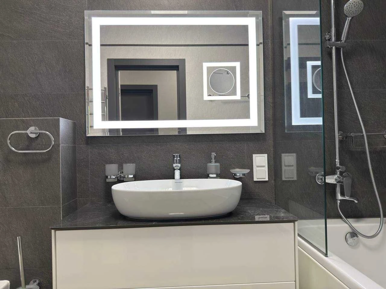 Продам 2х комнатную переулок Кондратьевский,  34