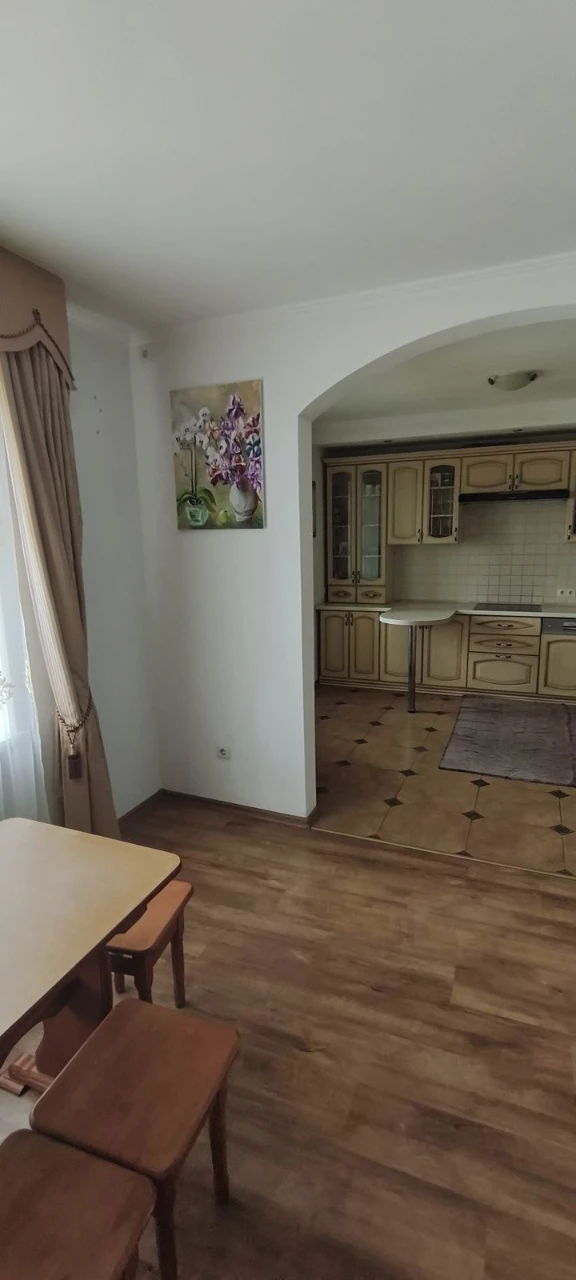 продаж квартири  130 метрів на Кондратьєва