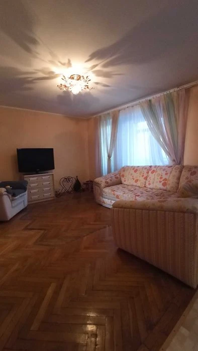 3 кімнатна квартира в старому центрі міста Суми, вул. Покров