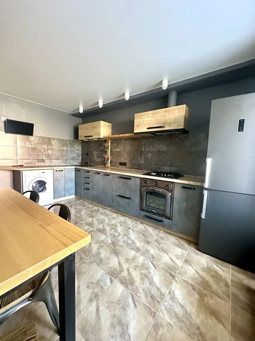 Продам 2 кімнатну квартиру