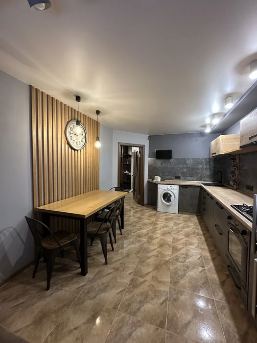Продам 2 кімнатну квартиру