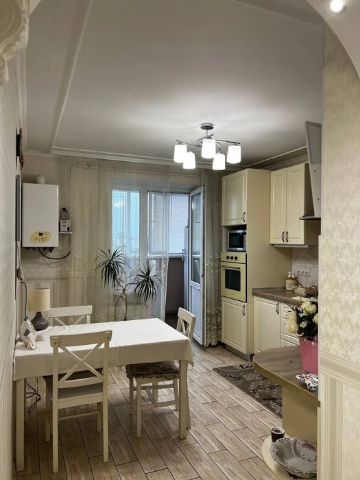 Продам 2-кімнатну квартиру в новобудові з підвалом, автономн