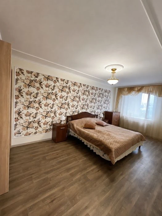 Продам 2-кімнатну квартиру в новобудові з підвалом, автономн