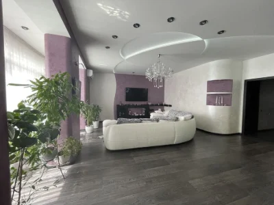 Продам квартиру 162 м.кв, ул.Героев Крут