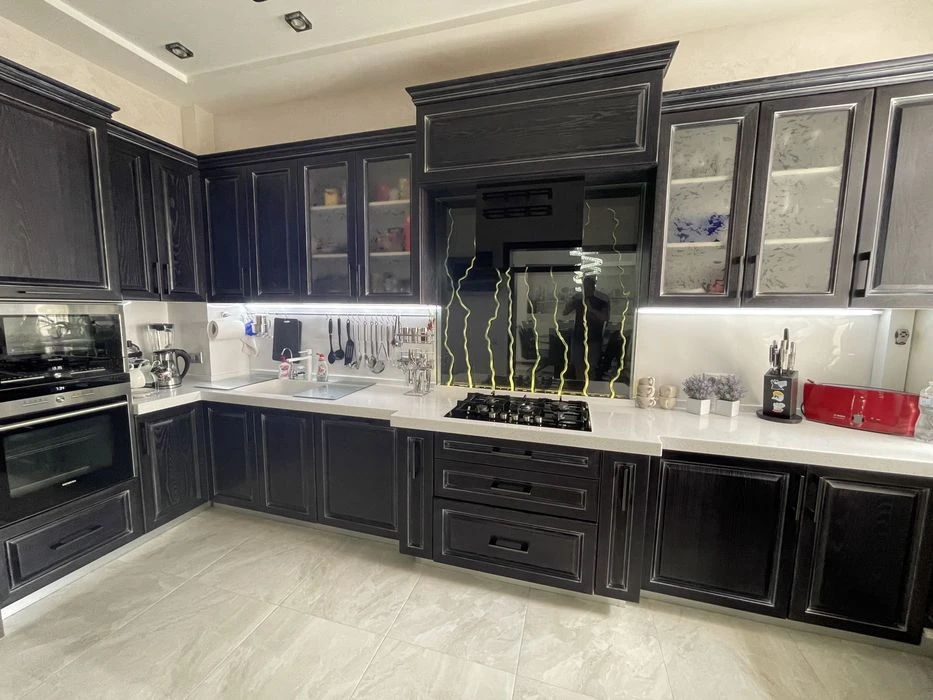 Продам квартиру 162 м.кв, ул.Героев Крут