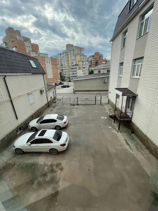 Продам квартиру 162 м.кв, ул.Героев Крут