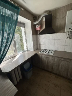 3 кім.Бельгігійська 3 поверх