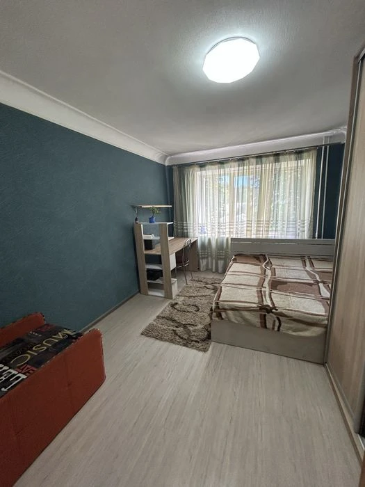 3 кім.Бельгігійська 3 поверх