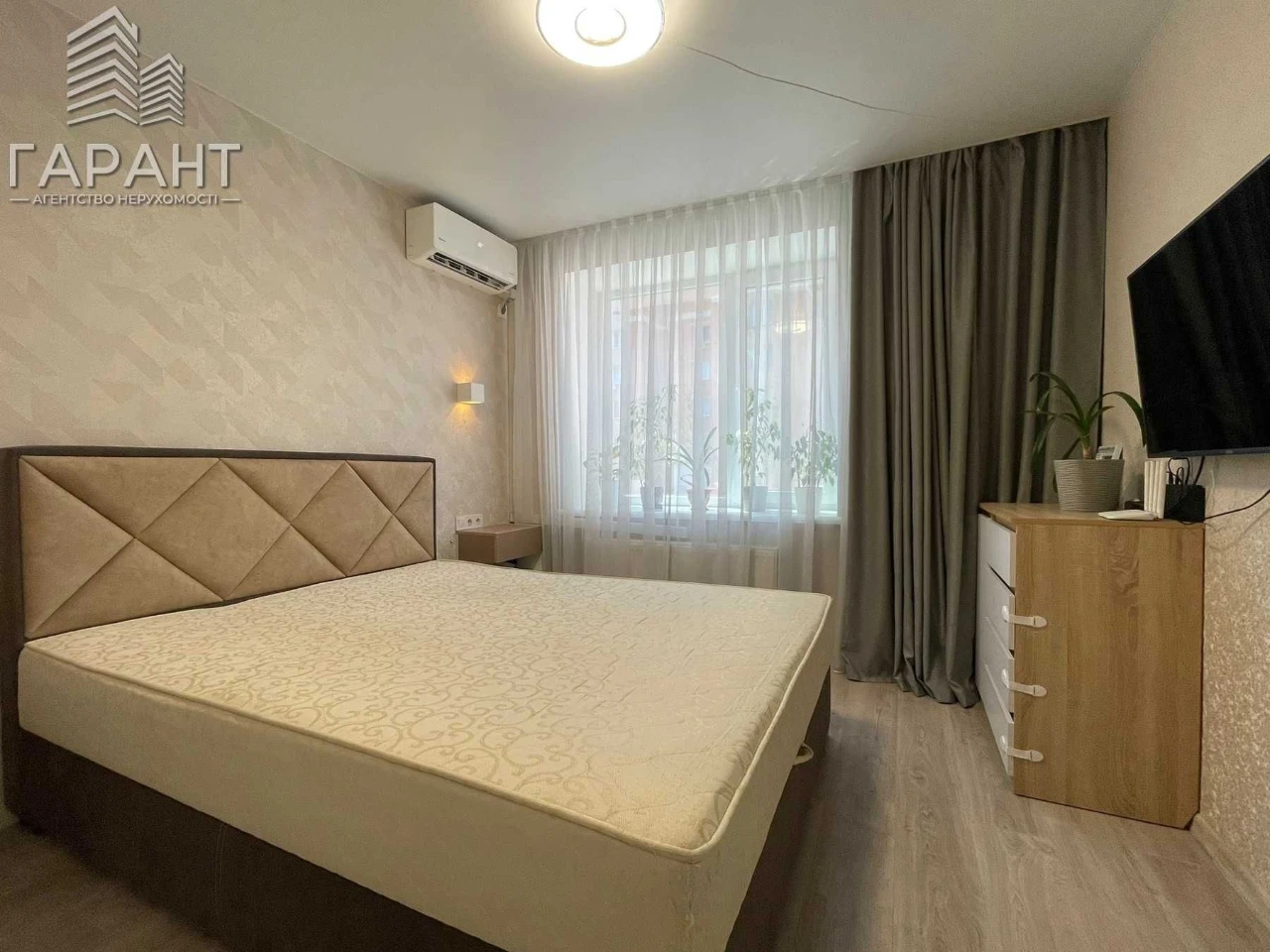 Продам 2-х кімнатну квартиру в новобудові, р-н озера Чеха.