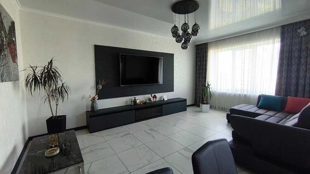 Продаж 3к квартири преміум класу в центрі