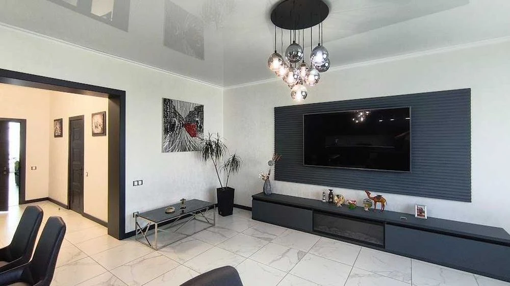 Продаж 3к квартири преміум класу в центрі