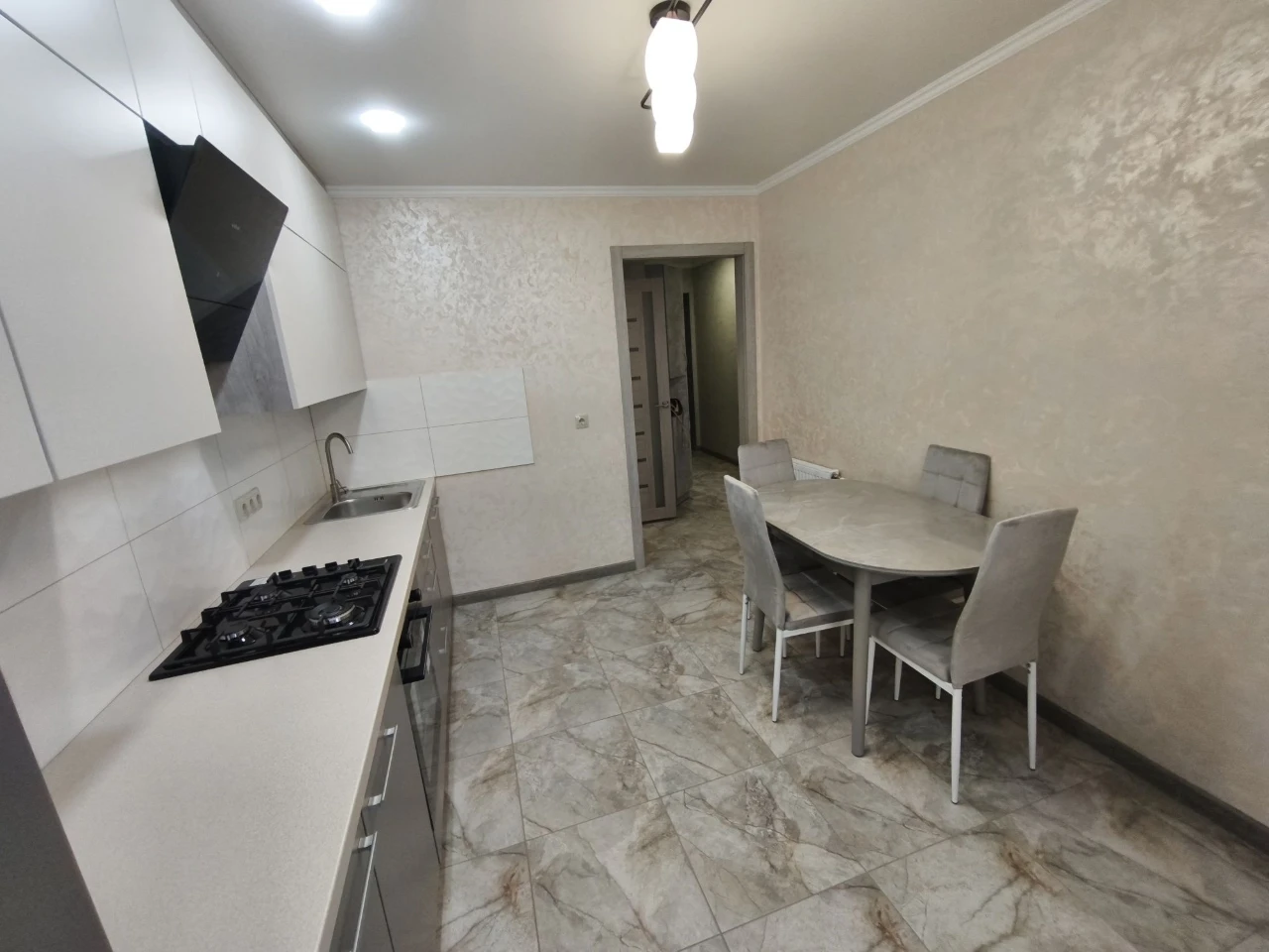 Продам 2к.квартиру в новому будинку по вул. В.Чорновола