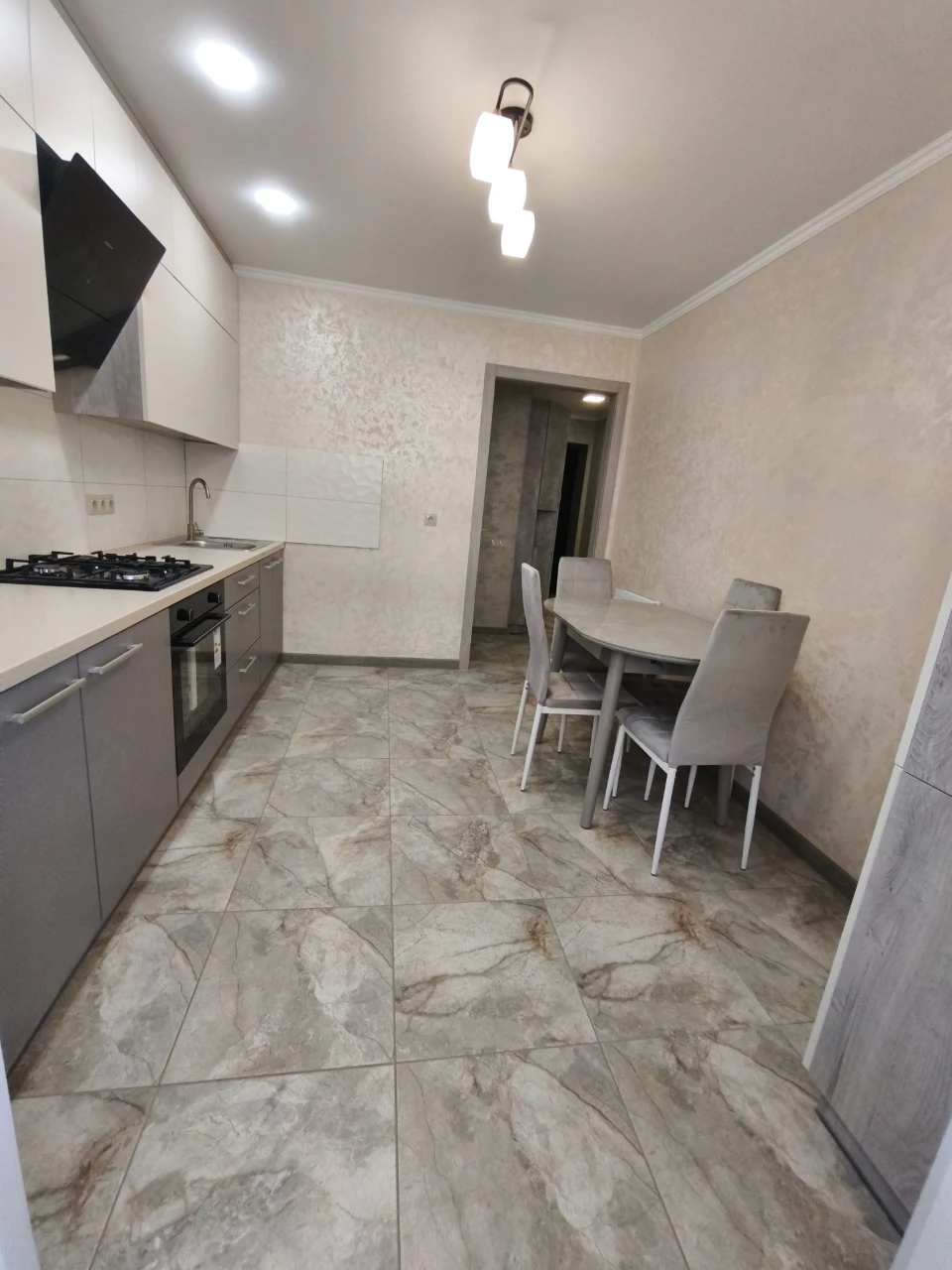 Продам 2к.квартиру в новому будинку по вул. В.Чорновола