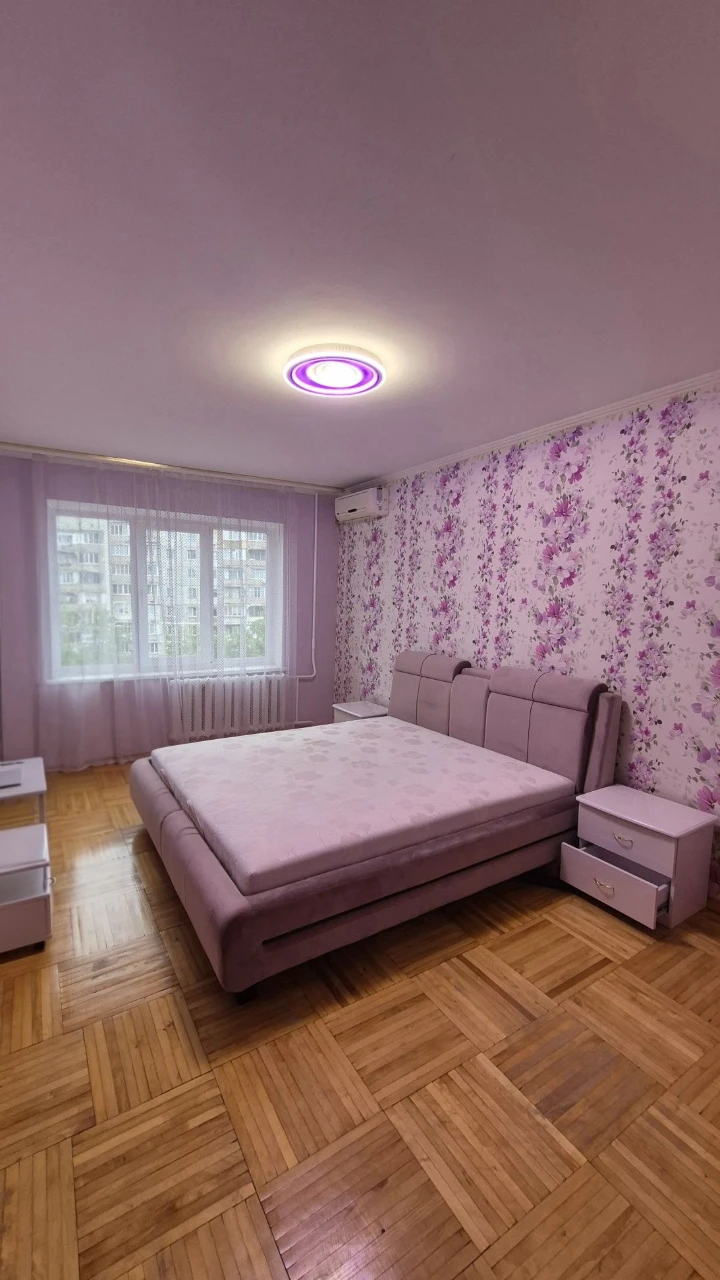 АМЕЛІЯ- продаж 5к квартири в панельному будинку
