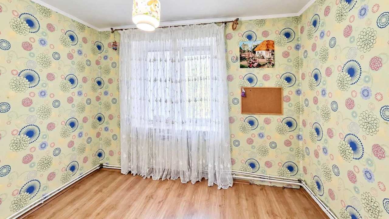 Продам 3-кім квартиру з індивідуальним опаленням в цегляному
