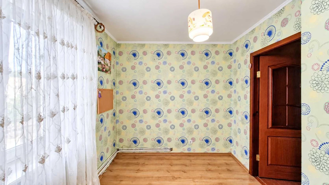 Продам 3-кім квартиру з індивідуальним опаленням в цегляному