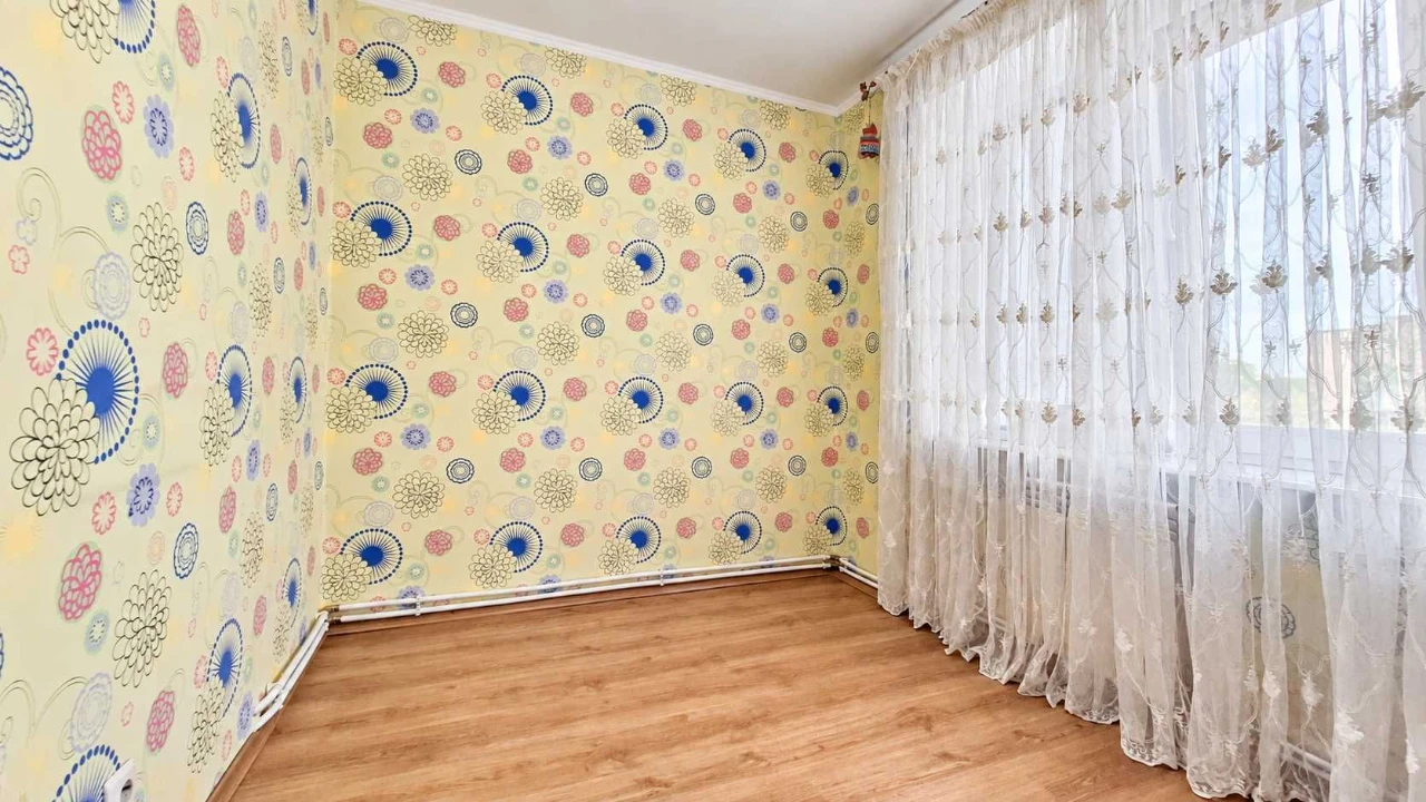 Продам 3-кім квартиру з індивідуальним опаленням в цегляному