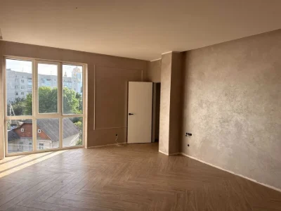 Простора 2-кімнатна квартира 127,4 м² (район Грабник)