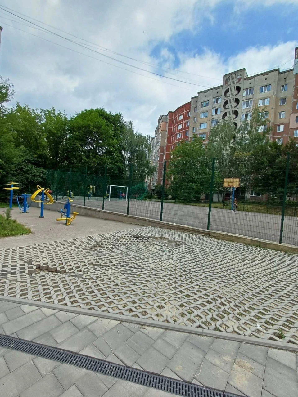 Продам 3 - кімнатну квартиру. Р-н. Північний. Вул. Р. Шухеви