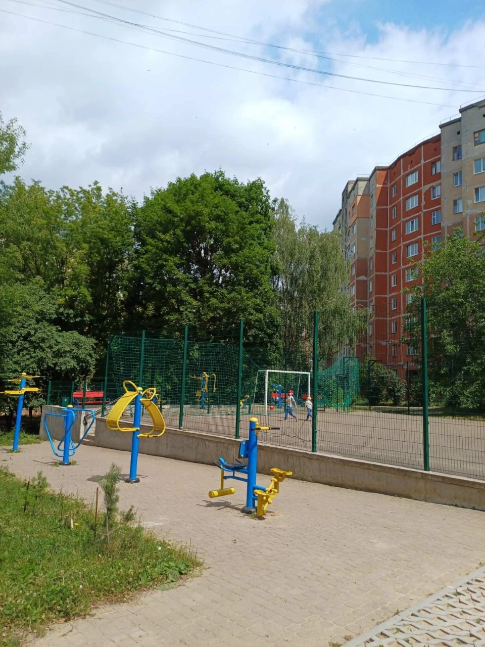 Продам 3 - кімнатну квартиру. Р-н. Північний. Вул. Р. Шухеви