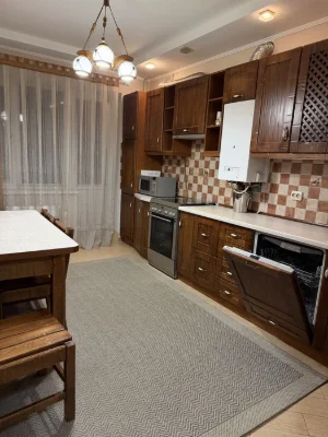 Продаж 4 кімнатноі квартири