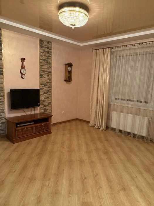Продаж 4 кімнатноі квартири