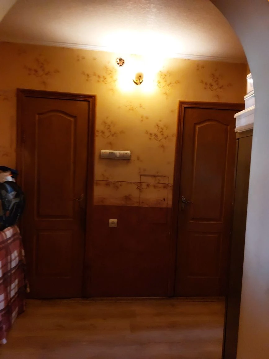 4-комн.кв-ра.100м.Милославская 37.ТОРГ.
