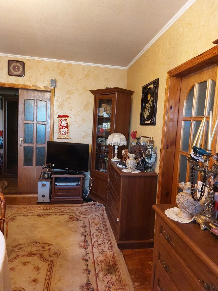 4-комн.кв-ра.100м.Милославская 37.ТОРГ.