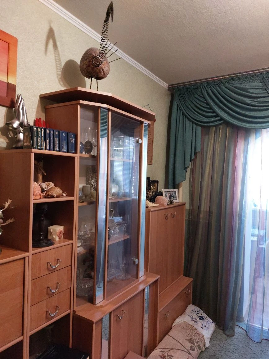 4-комн.кв-ра.100м.Милославская 37.ТОРГ.