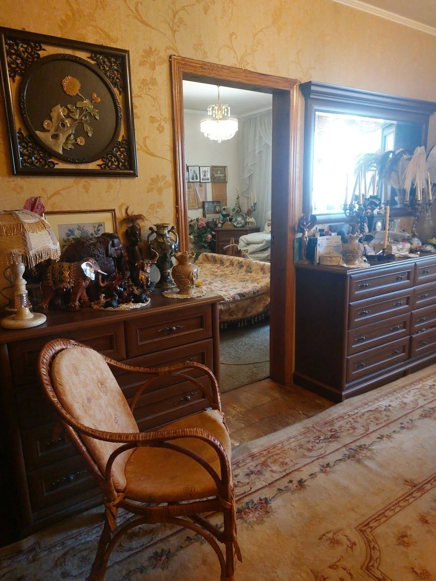 4-комн.кв-ра.100м.Милославская 37.ТОРГ.