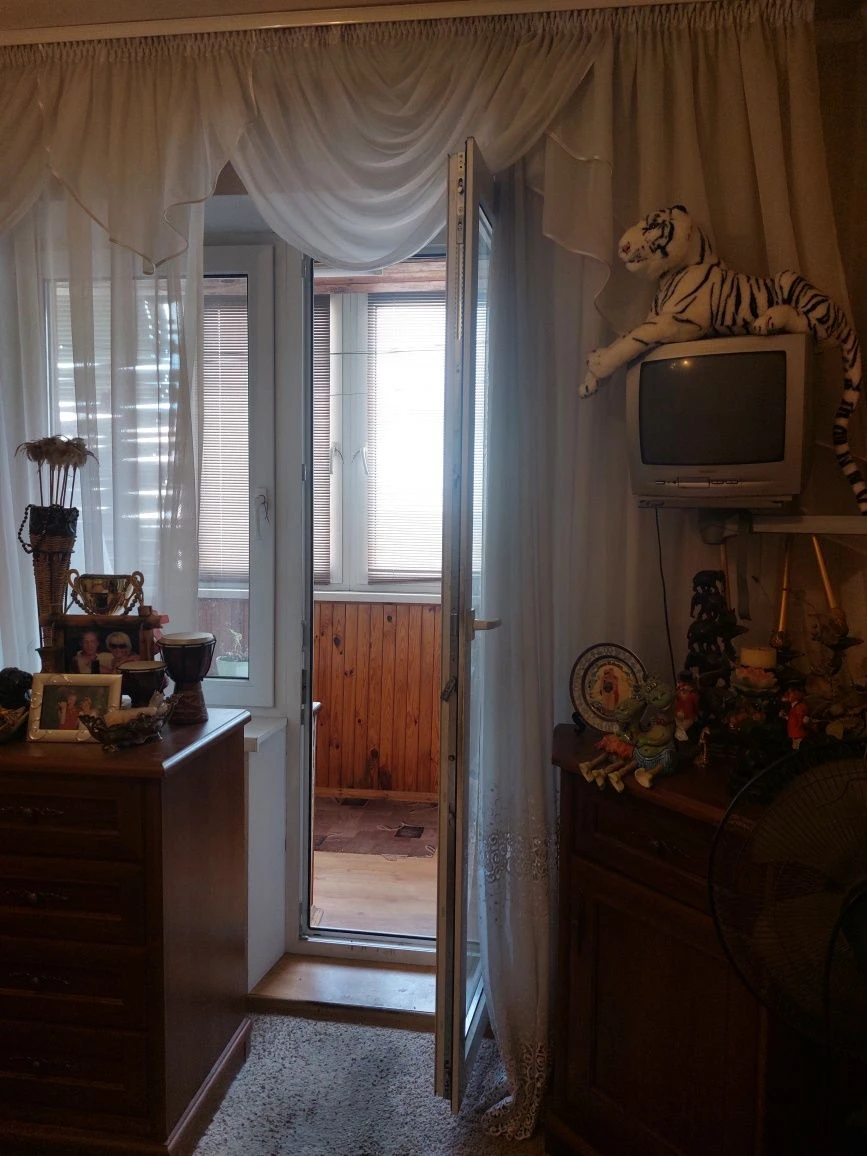4-комн.кв-ра.100м.Милославская 37.ТОРГ.
