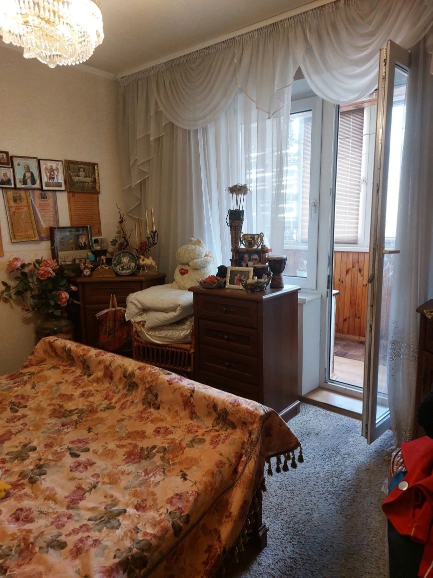 4-комн.кв-ра.100м.Милославская 37.ТОРГ.