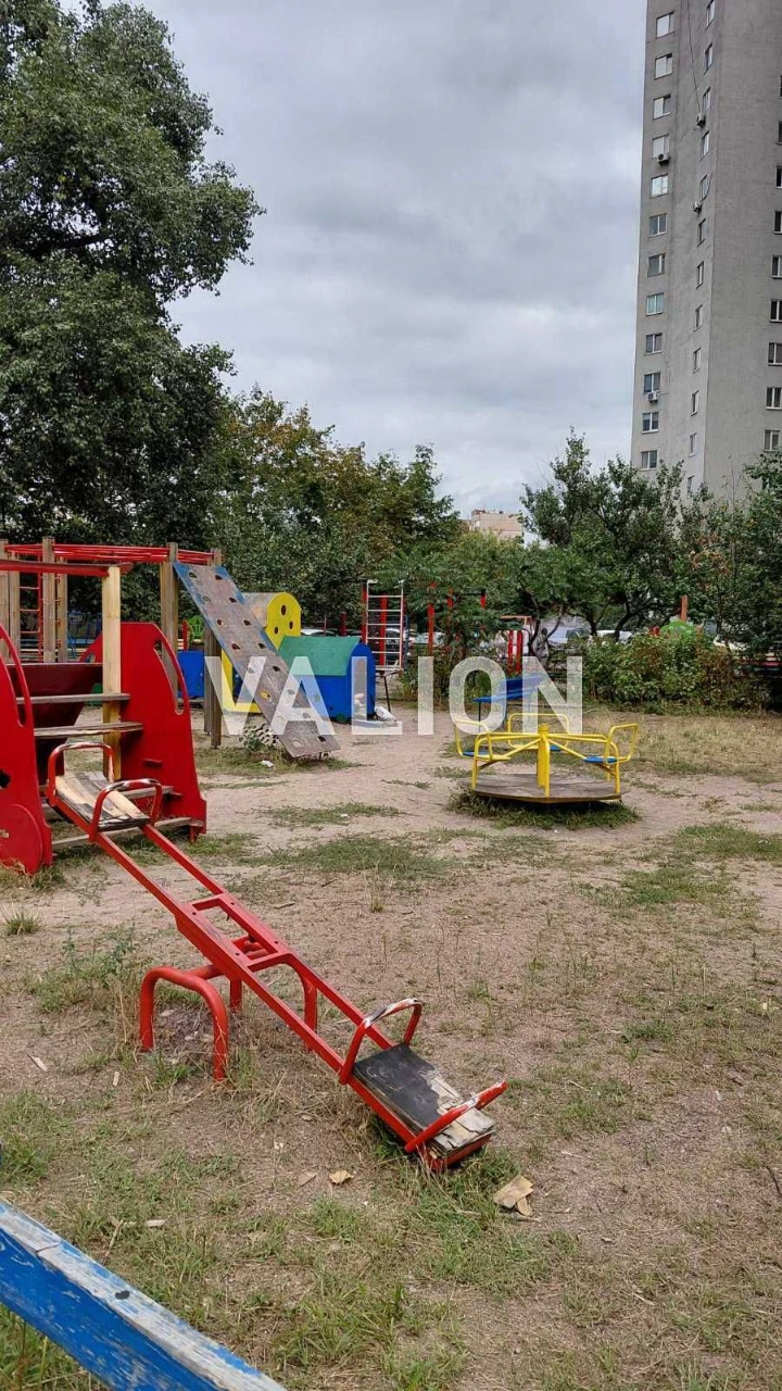 Без комісії для покупця!Продаж 1 к квартири 30кв.м пер Лобач