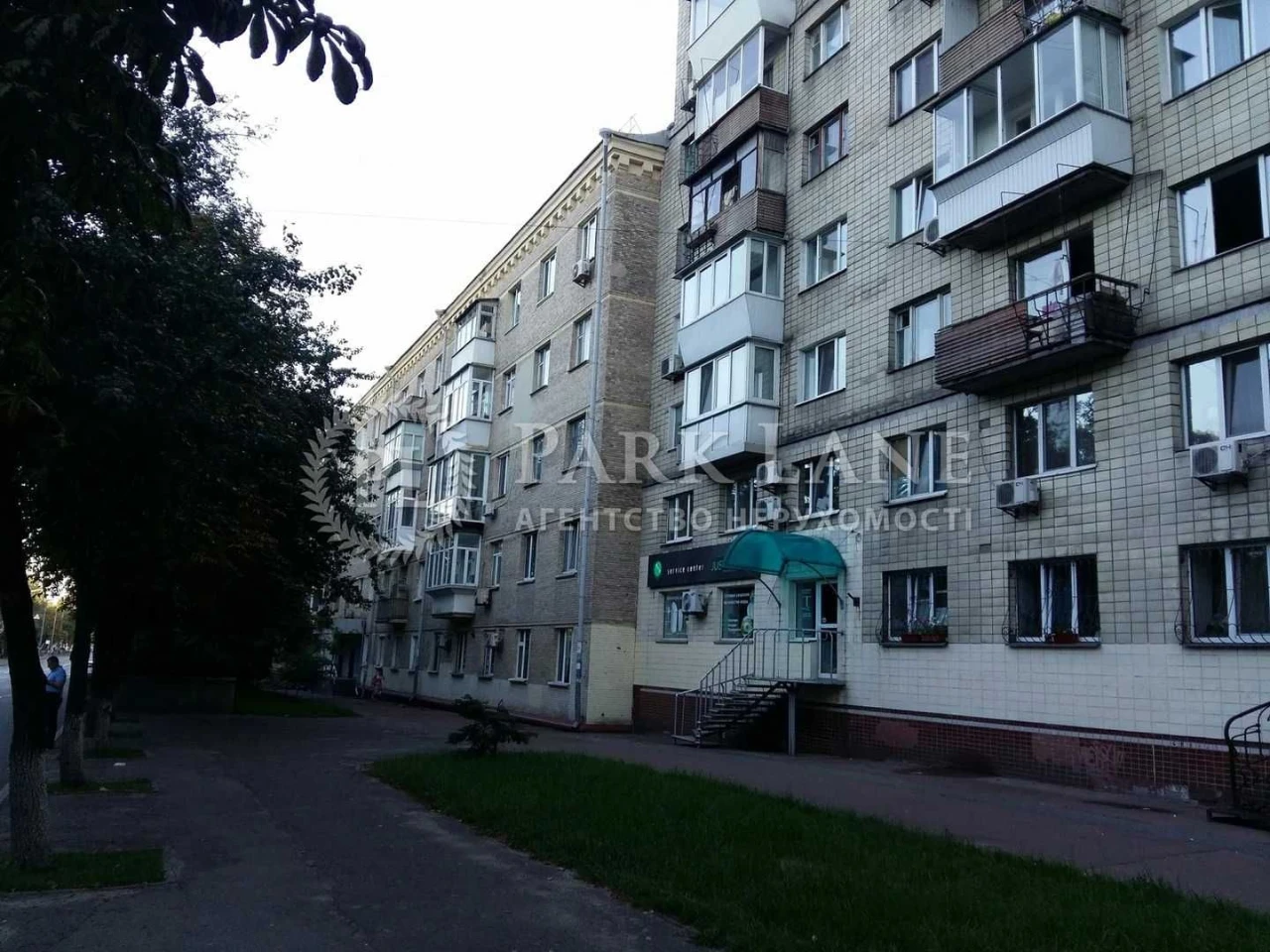 Продаж 1к квартири вул Лаврська 4 Печерський р-н Центр ТОРГ
