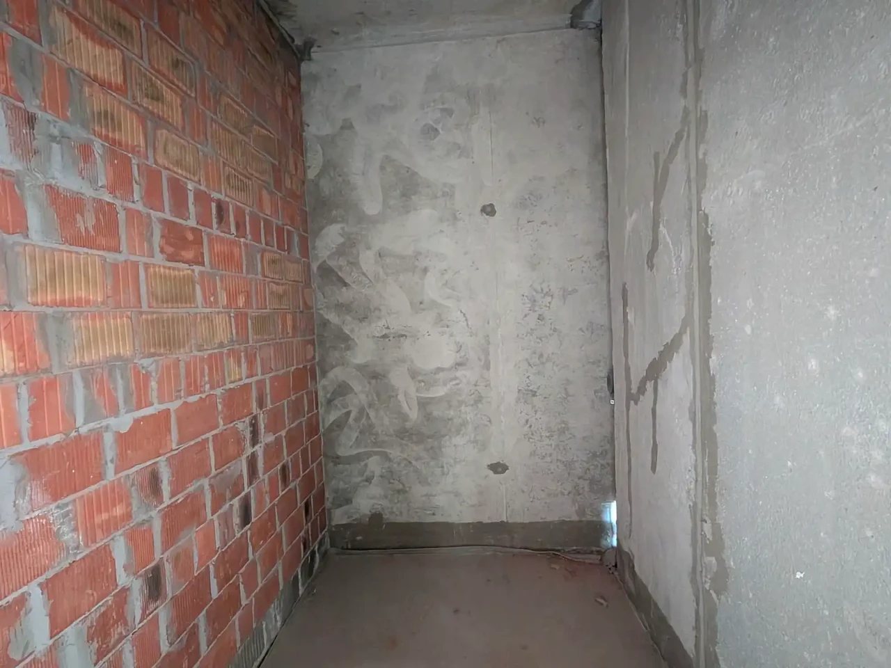 Продаж квартири 2-кімн. 68 м² 4/4 пов.