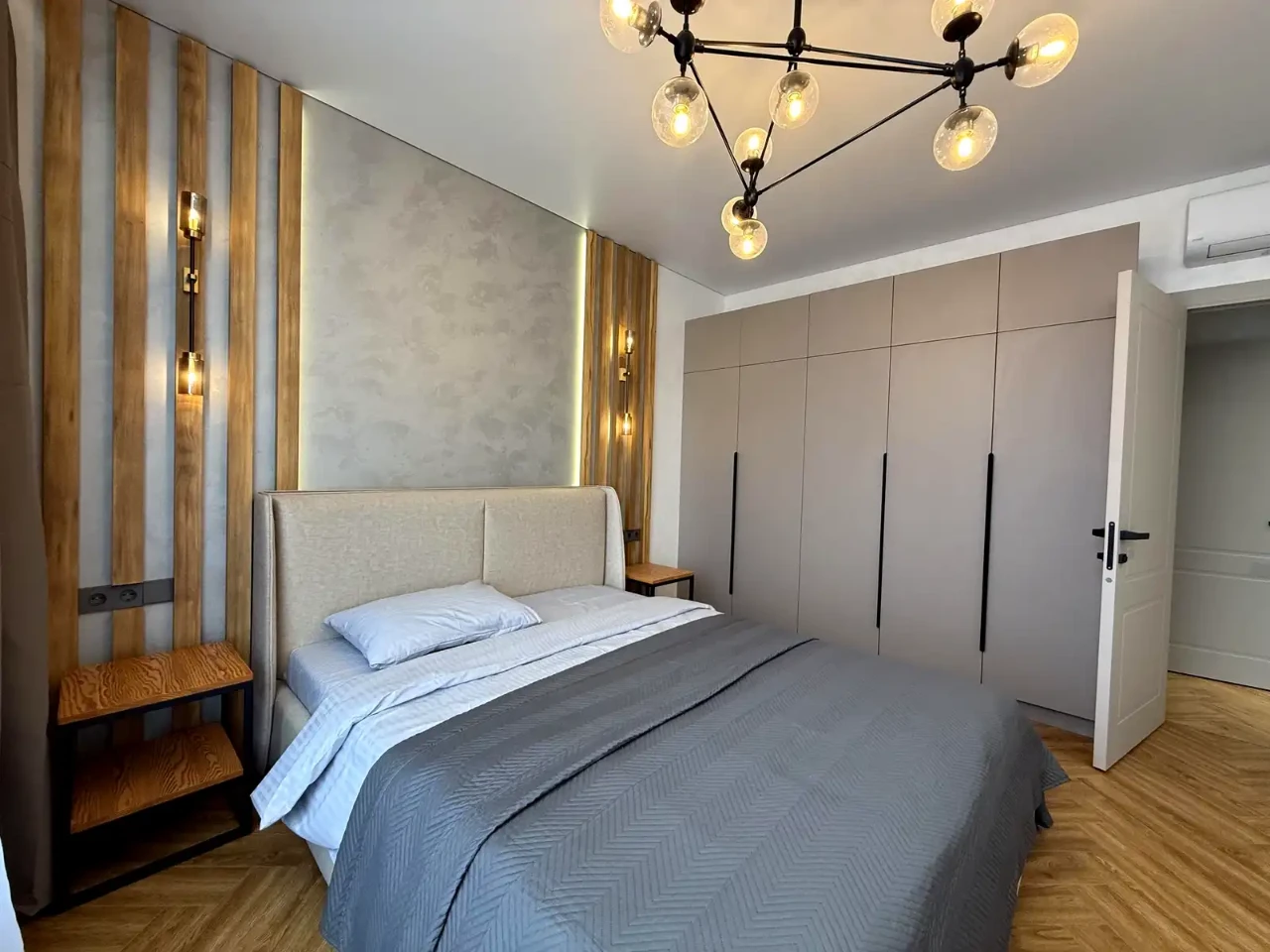 Продаж квартири 2-кімн. 63 м² 12/13 пов.