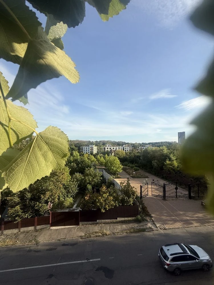 Продаж чудової 3-кім. квартири в Голосіївському районі, вул.