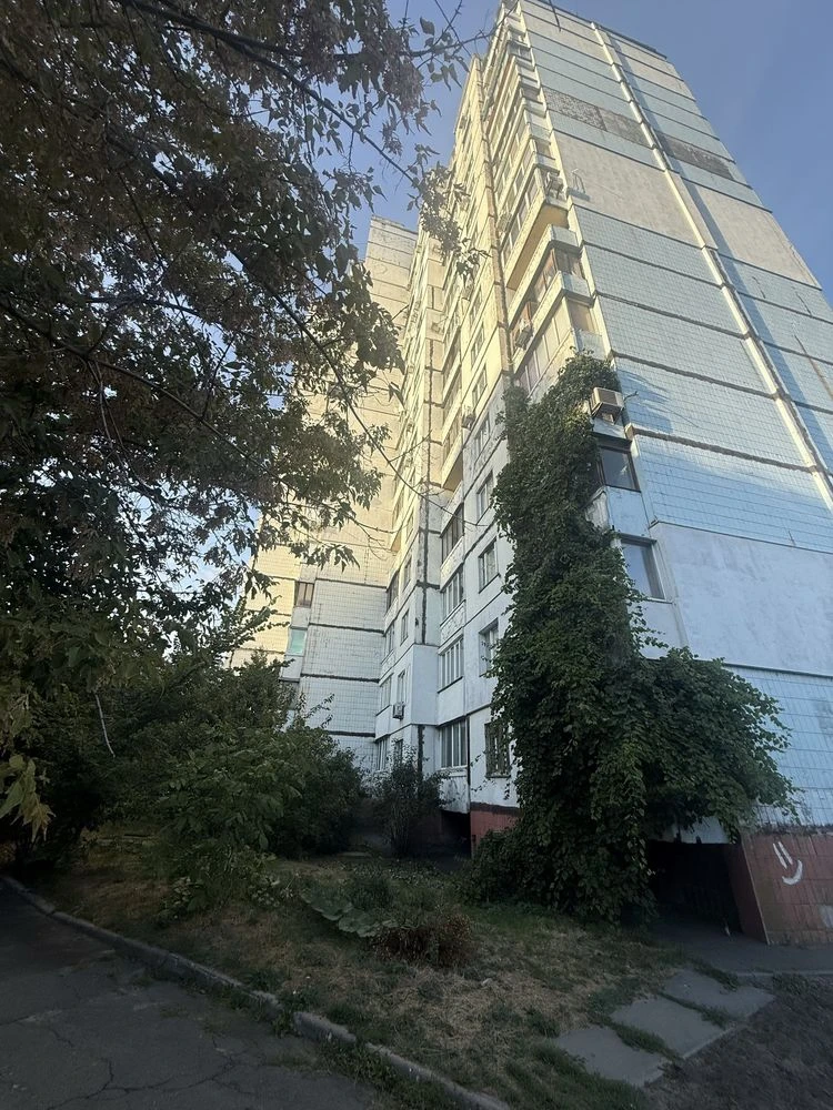 Продаж чудової 3-кім. квартири в Голосіївському районі, вул.