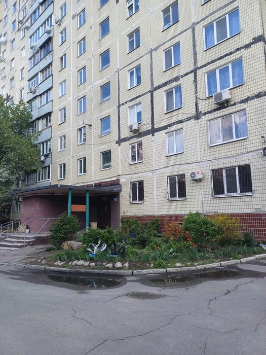Продажа 3-комнатной набережной Победы 130 жм Побе
