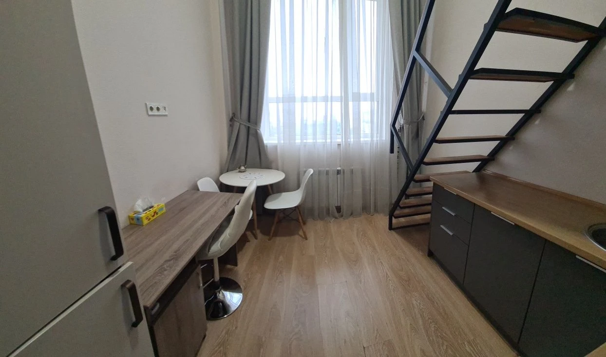 Продам свою дворівневу квартиру SMART HOUSE Машинобудівна 41