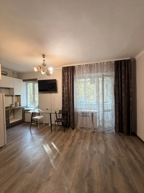 Продаж 1-км квартири Ярослава Івашкевича 8