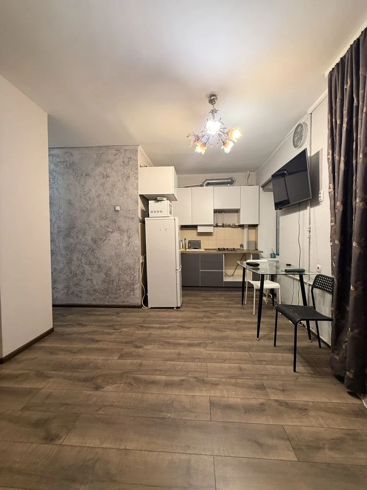 Продаж 1-км квартири Ярослава Івашкевича 8