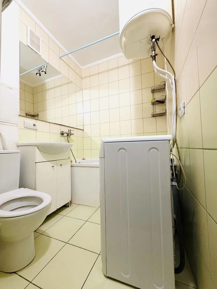 БЕЗ КОМІСІЇ, квартира з ремонтом, поруч з метро Дорогожичі,